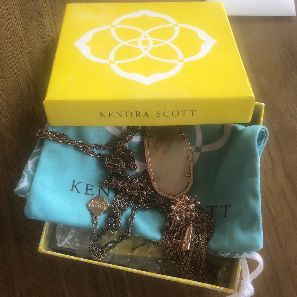 Rose gold Kendra Scott necklace